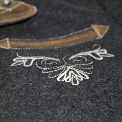 Overig Tiroler Trachten Jas Luxe (Wol-Geitenleer) -Carnavalskleding Dames Winkel tiroler trachten jas luxe wol geitenleer detail 3